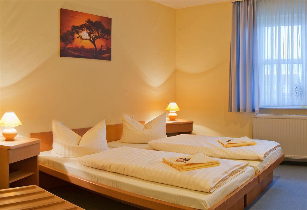Hotel Garni Zwickau-Mosel 뮬젠 외부 사진