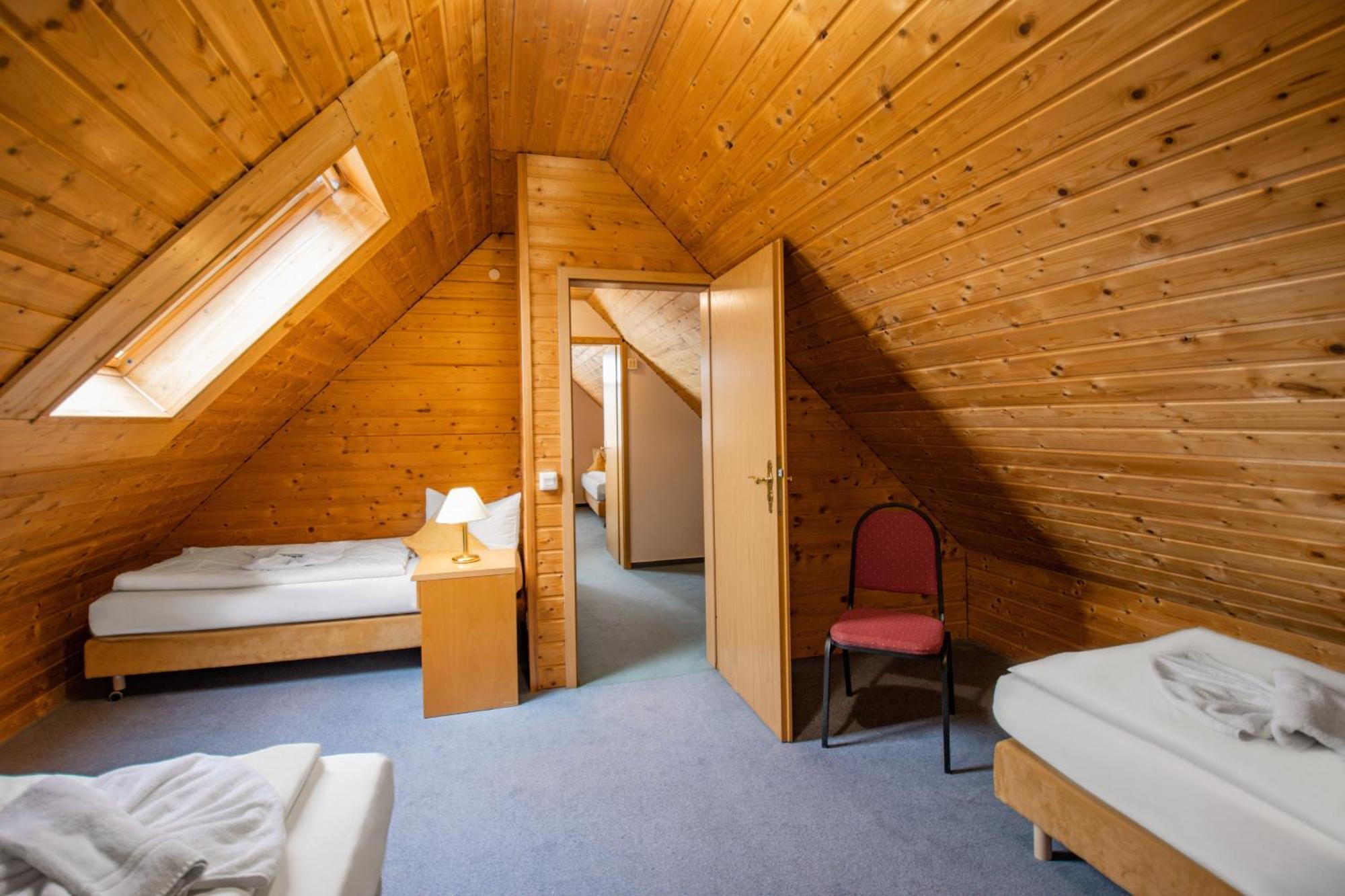Hotel Garni Zwickau-Mosel 뮬젠 외부 사진
