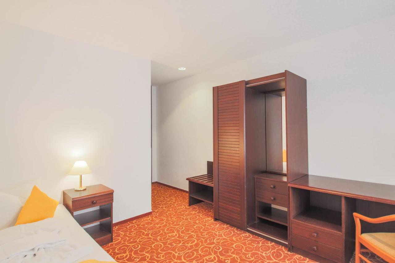 Hotel Garni Zwickau-Mosel 뮬젠 외부 사진