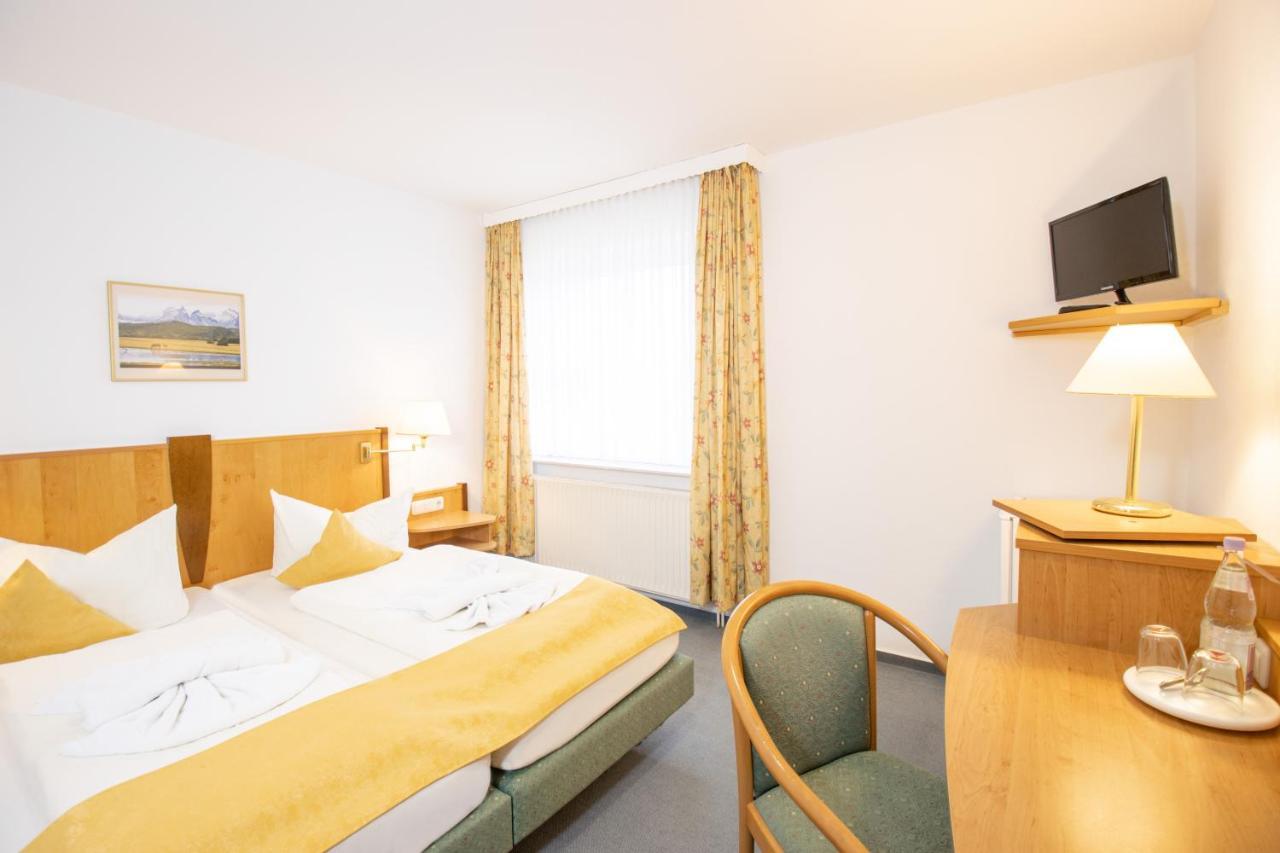 Hotel Garni Zwickau-Mosel 뮬젠 외부 사진