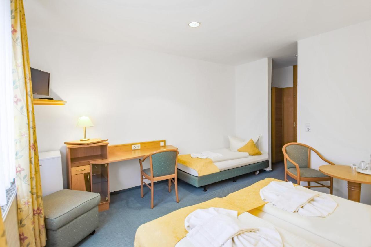Hotel Garni Zwickau-Mosel 뮬젠 외부 사진