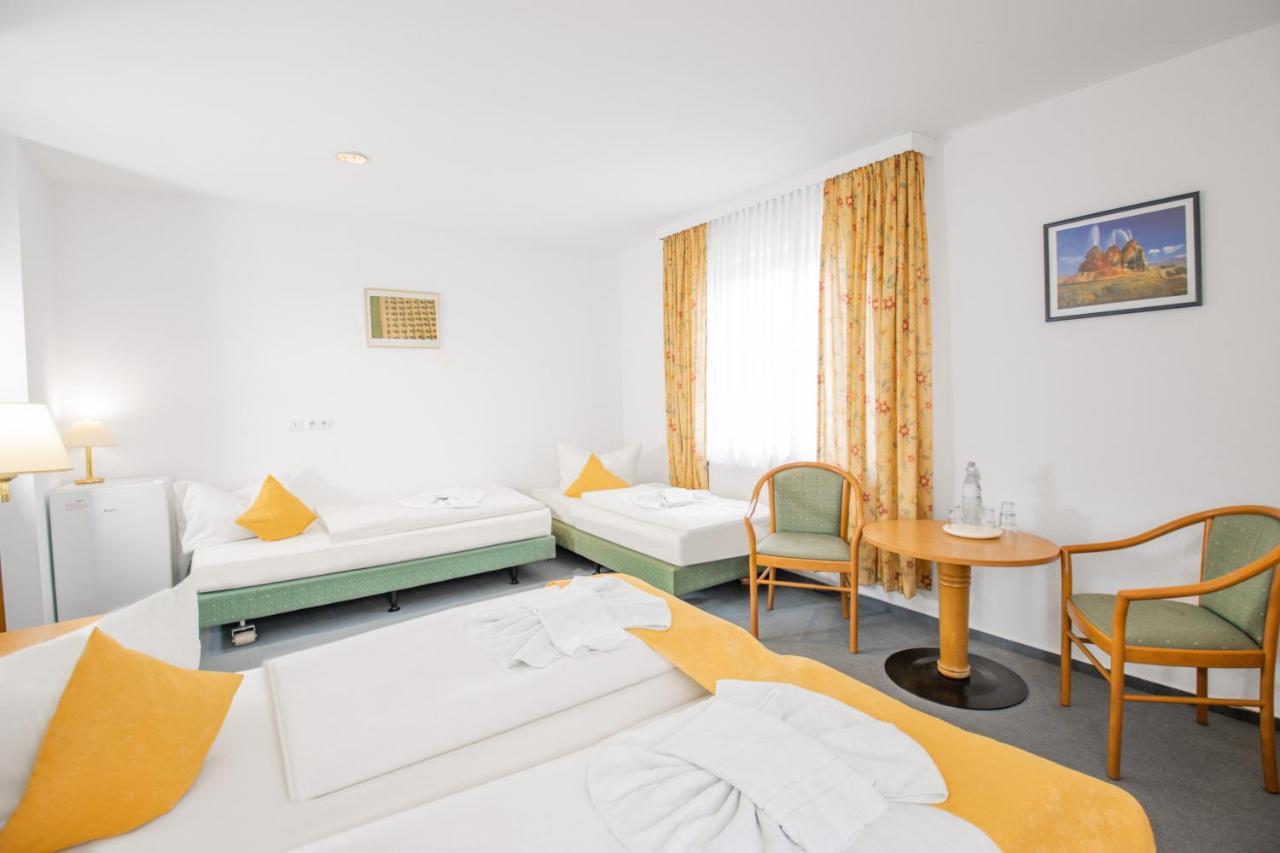 Hotel Garni Zwickau-Mosel 뮬젠 외부 사진