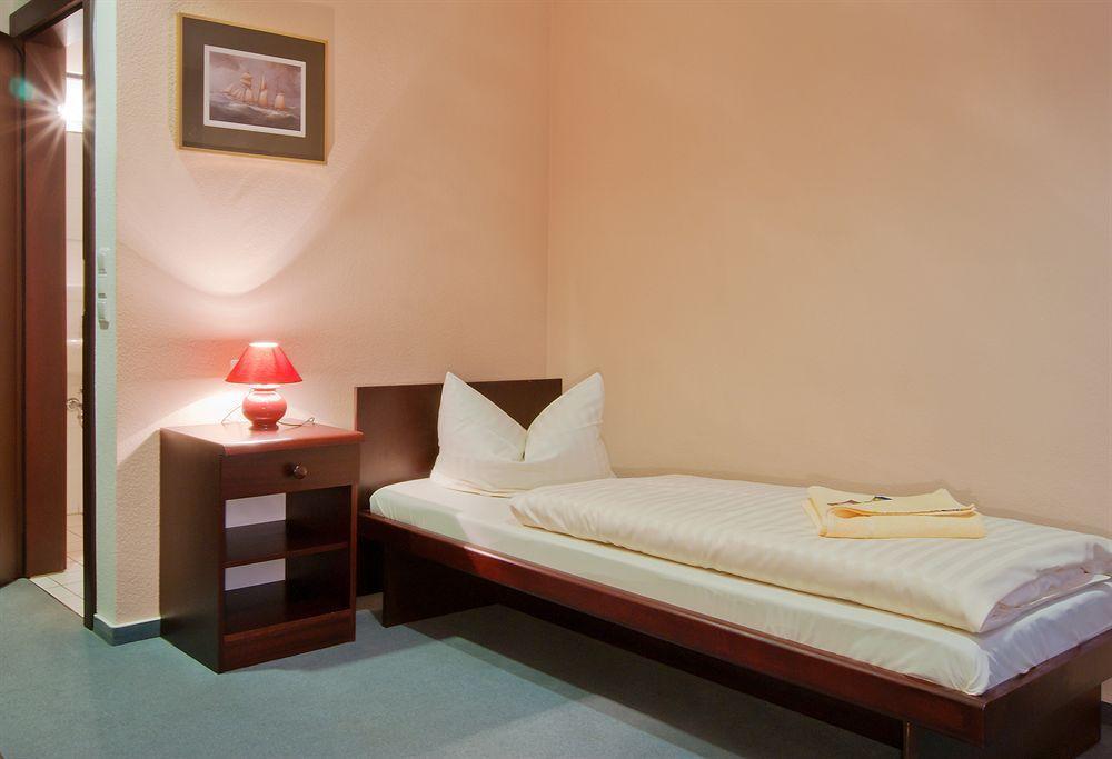 Hotel Garni Zwickau-Mosel 뮬젠 외부 사진