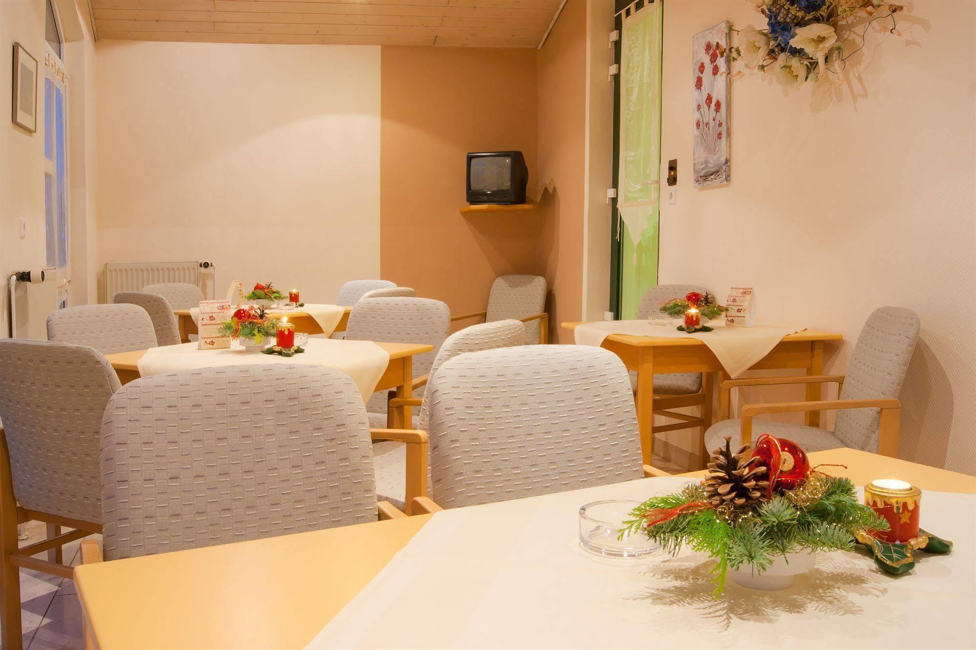 Hotel Garni Zwickau-Mosel 뮬젠 외부 사진